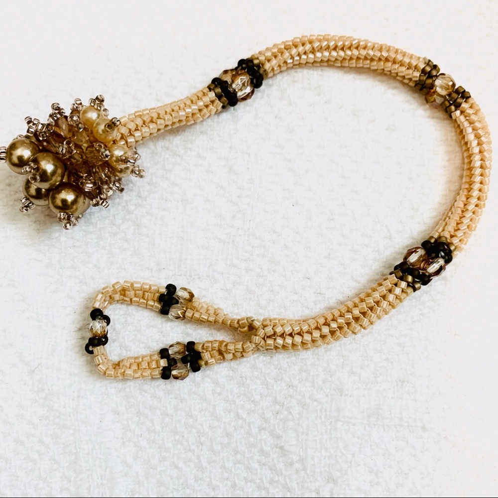 HANDMADE BEADED BRACELET - Picture 13 of 15